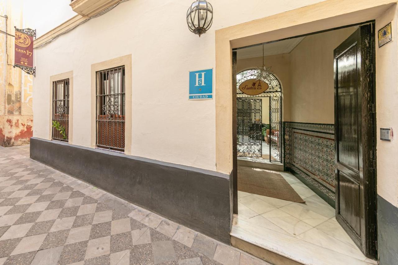 Guest house Casa17 Santacruz Suites Seville Spain book now